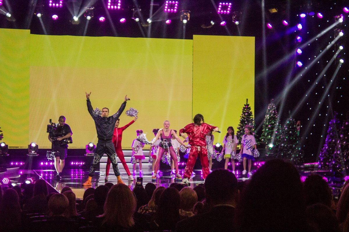 Музыканты из "АГОНЬ" спели зрителям новые песни