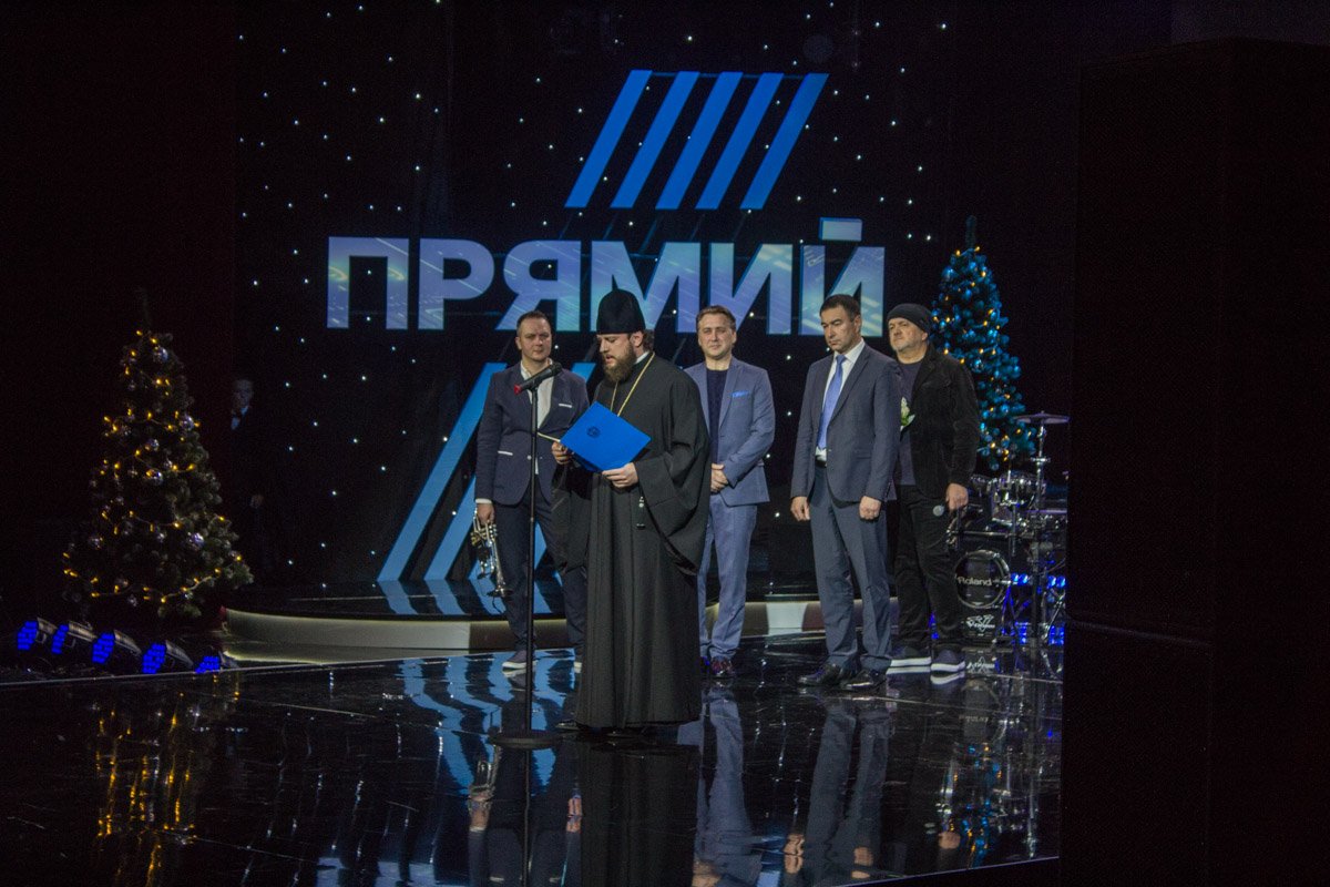 Маленьких спортсменов, артистов и ученых награждали знаменитости в рамках премии Будущее нации.