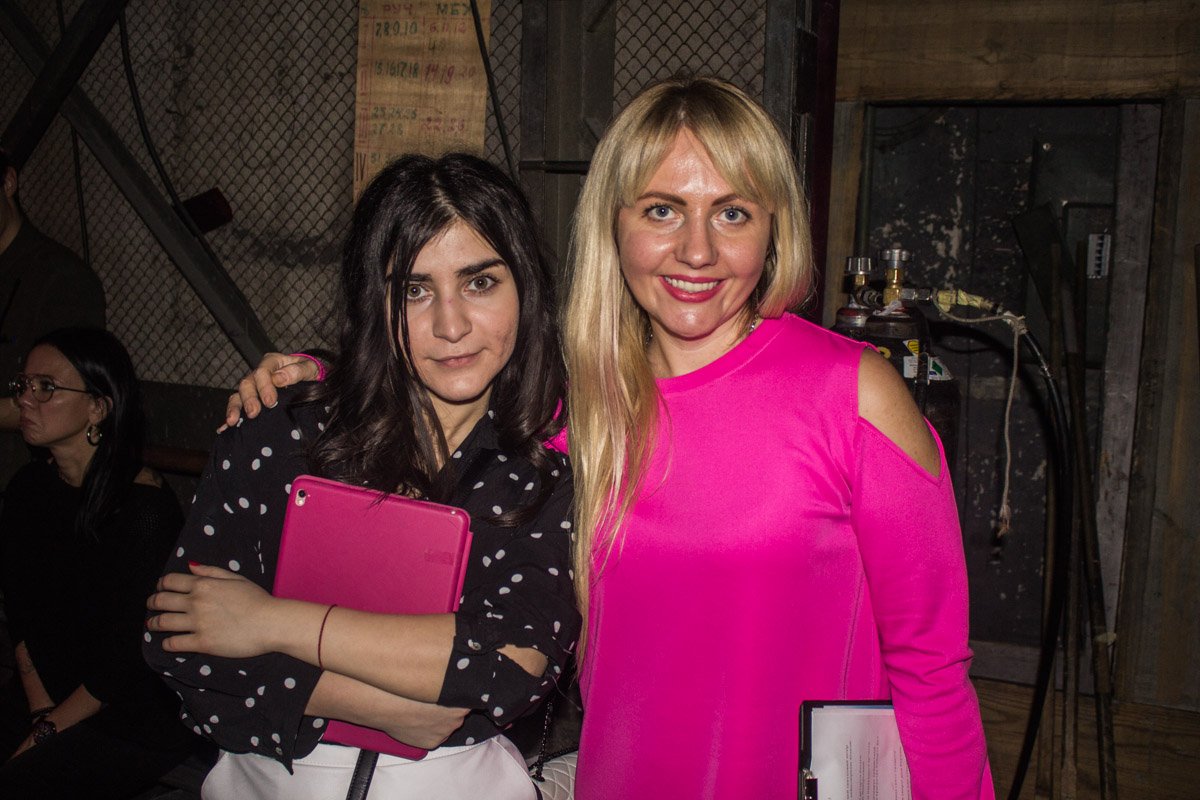 Зрительницы в зале делились впечатлениями после концерта