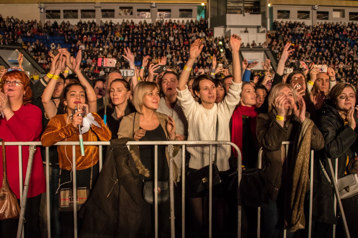 Фанаты подпевали Фанаты подпевали