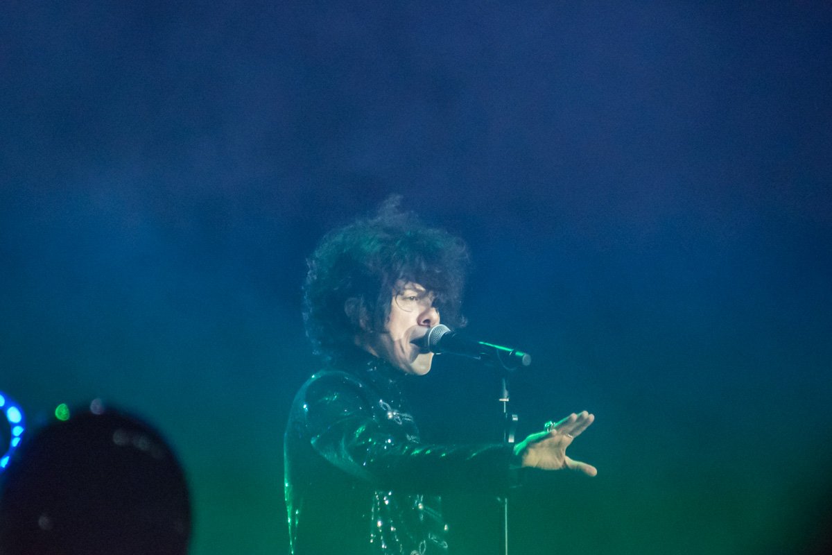 Певица исполнила много всемирно-известных хитов Певица исполнила много всемирно-известных хитов