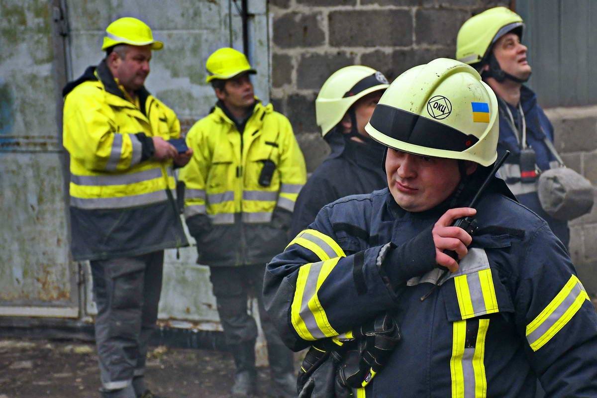 Спасатели открыли специальный штаб для оперативного реагирования Спасатели открыли специальный штаб для оперативного реагирования