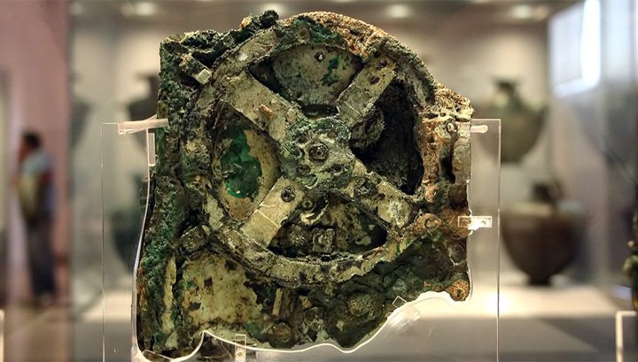 Древний Антикитерский механизм Древний Антикитерский механизм