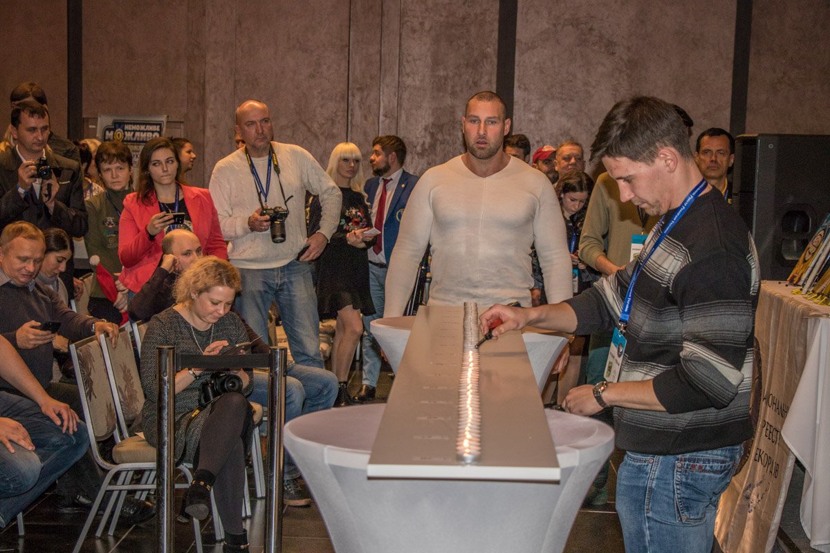 Беларус Кирилл Шимко поставил рекорд по наибольшему количеству задутых свечей