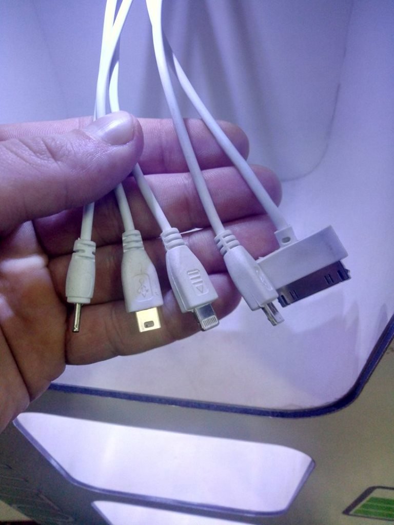 Если у тебя раритетный Samsung - приезжай на "Золотые ворота" и заряжай по-полной! Если у тебя раритетный Samsung - приезжай на "Золотые ворота" и заряжай по-полной!