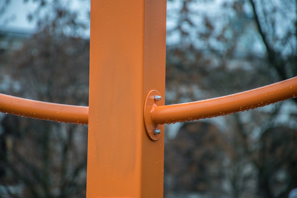 Но в течении нескольких часов памятник удалось восстановить