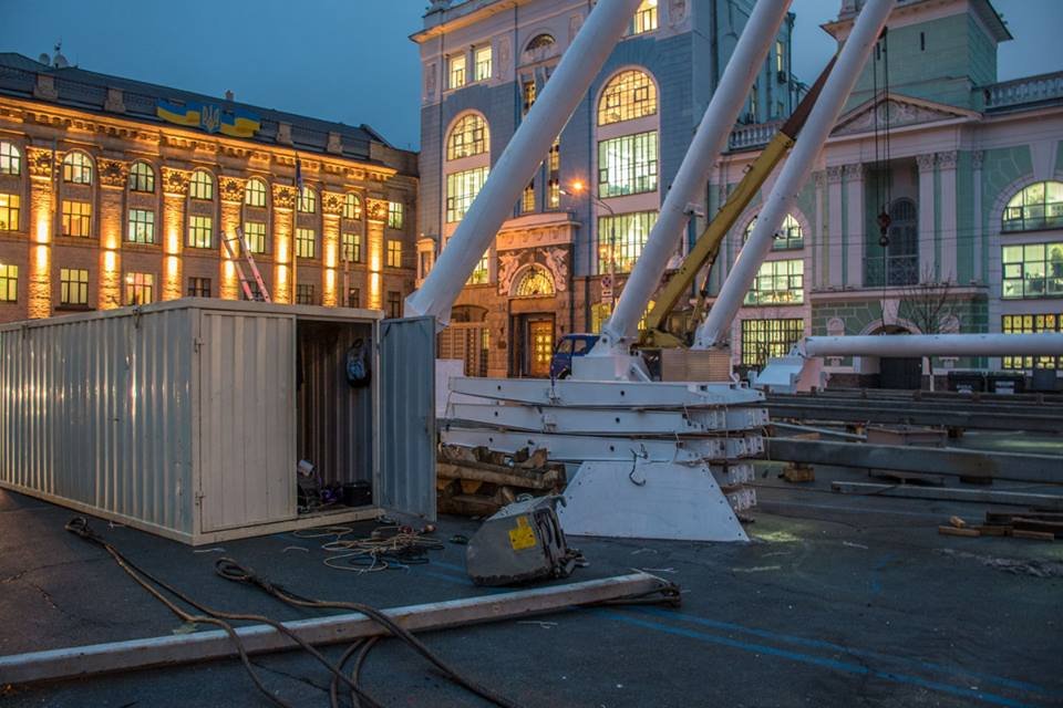 Организаторы обещают успеть с установкой колеса ко Дню Святого Николая