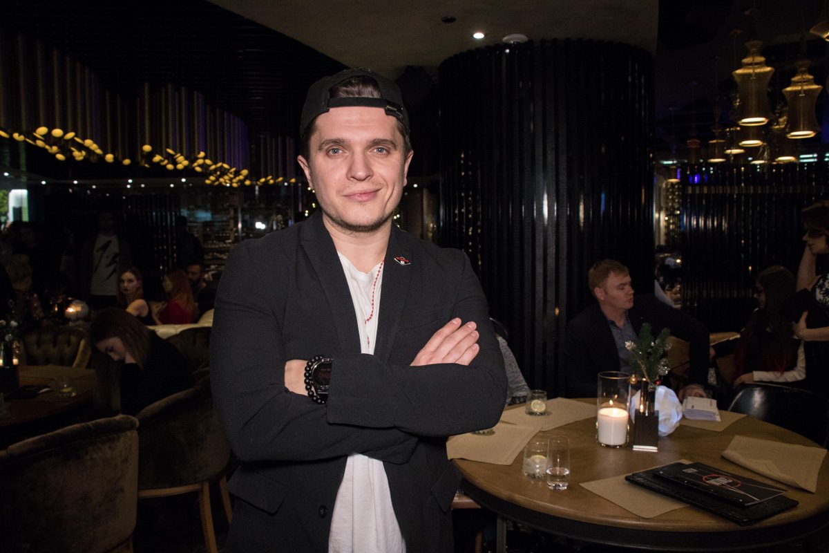 Стало известно, что ведущим премии YUNA-2018 будет Анатолий Анатолич Стало известно, что ведущим премии YUNA-2018 будет Анатолий Анатолич