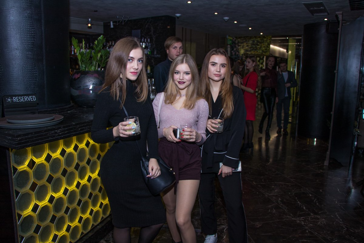 Вечер прошел в ресторане Coin Вечер прошел в ресторане Coin