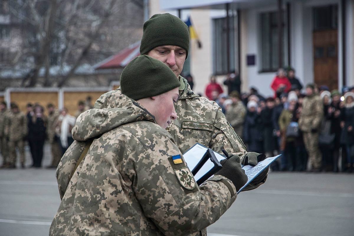 Среди пополнения полка - 17 молодых воинов, родители которых принимали участие в боях на Донбассе Среди пополнения полка - 17 молодых воинов, родители которых принимали участие в боях на Донбассе