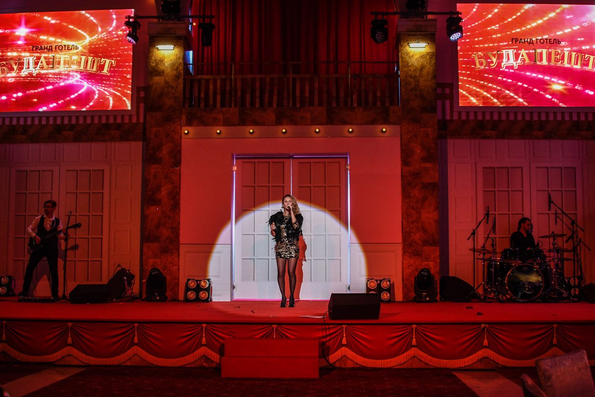 Под зажигательные хиты гости мероприятия танцевали до полуночи