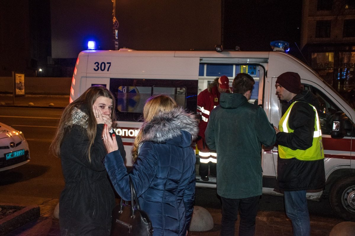 Избитым клиентам пиццерии понадобилась помощь медиков