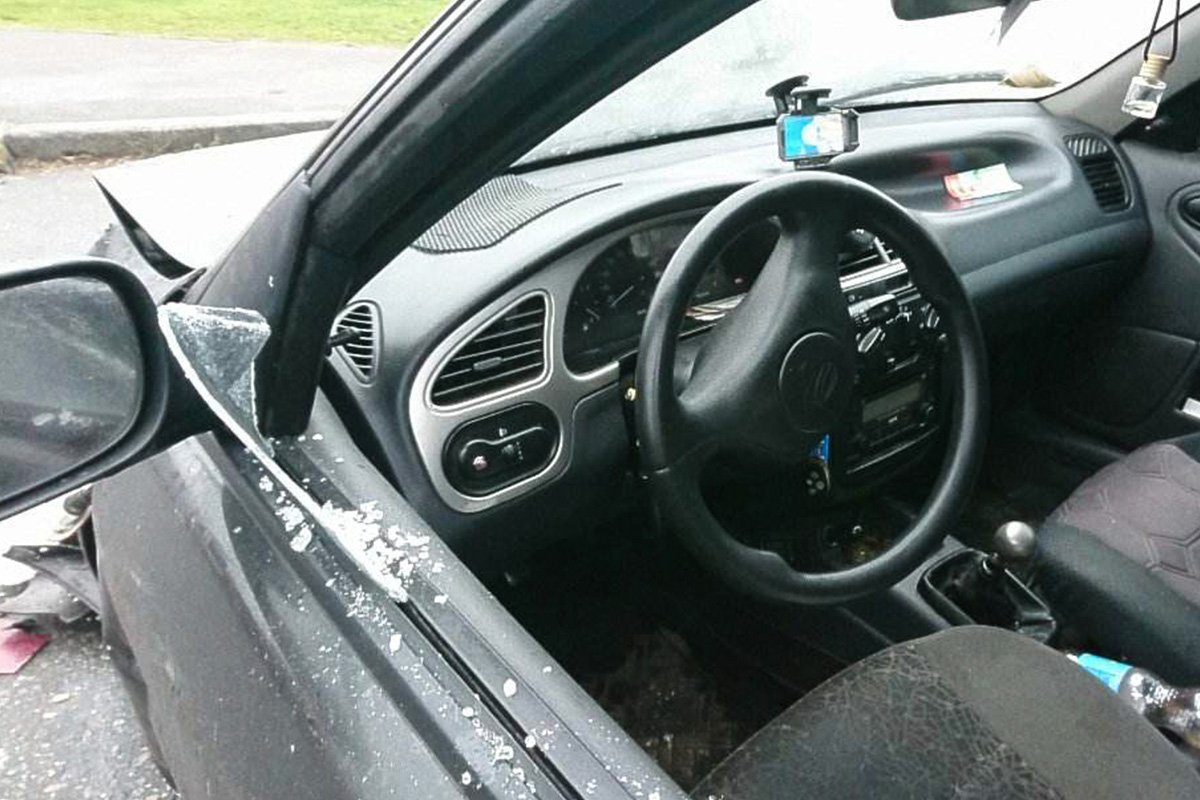 В самом Daewoo Lanos никого нет