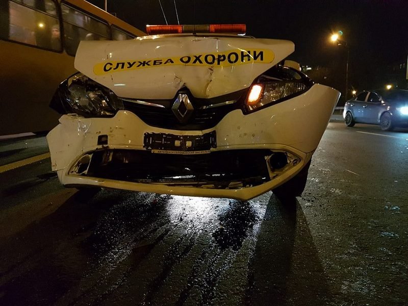 Renault, принадлежащий службе охраны Renault, принадлежащий службе охраны
