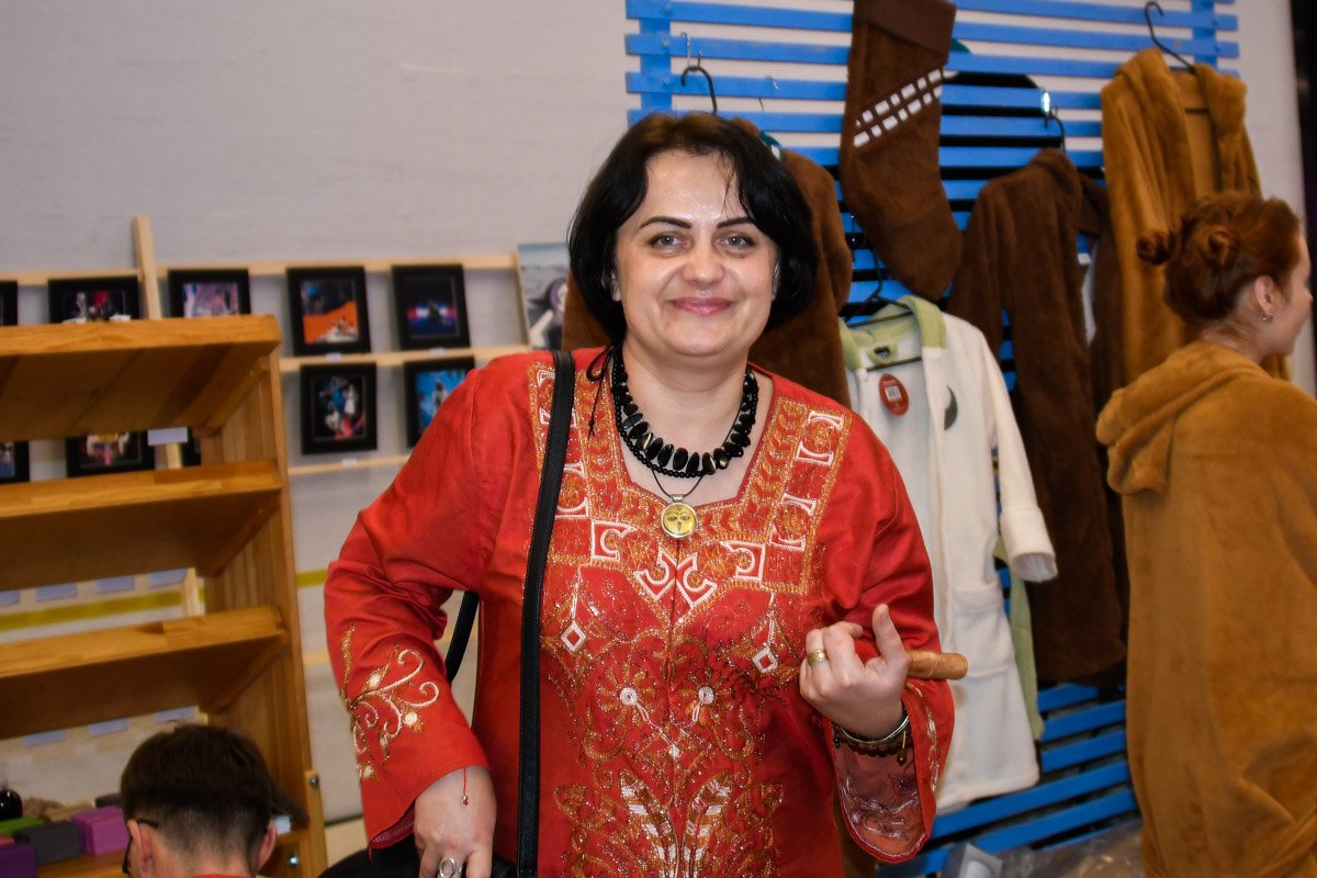 Ольга - вегетарианка и занимается йогой