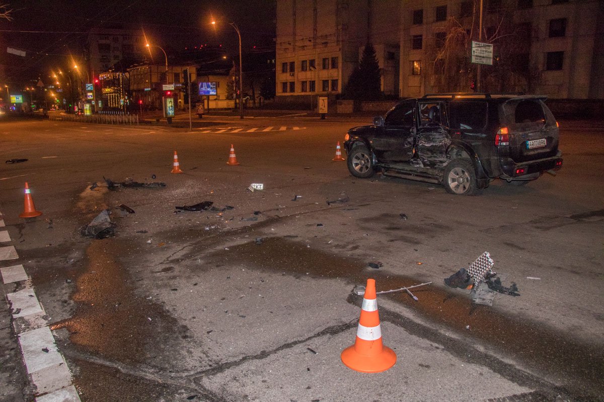 ДТП произошло на пересечении улиц Староноводницкой и Алмазова