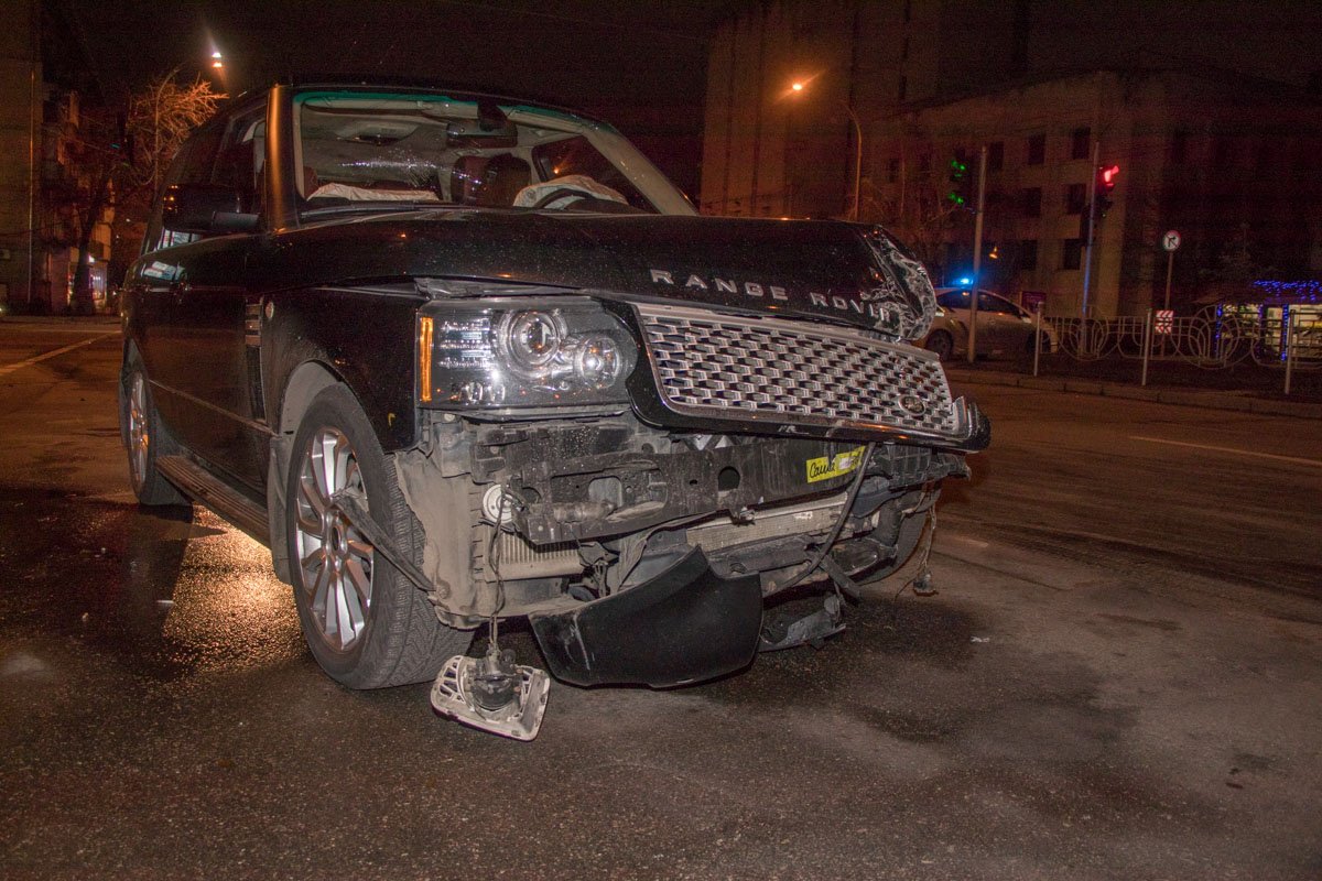 Пассажир Range Rover говорит, что это они не пропустили автомобиль