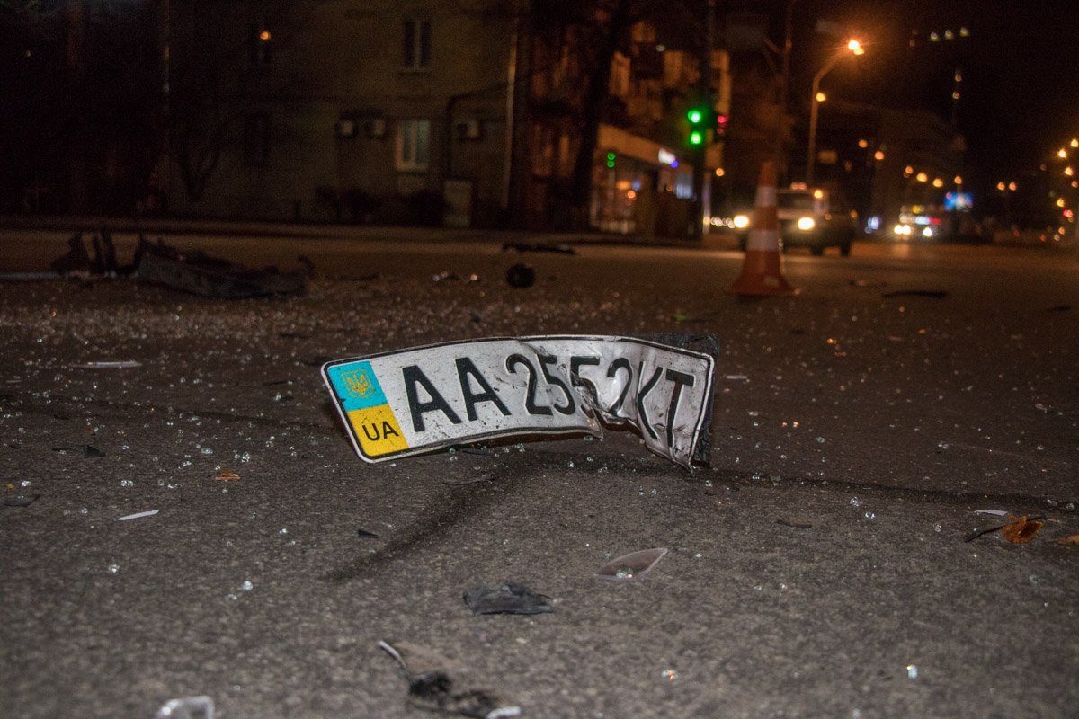 Range Rover потерял свой номерной знак