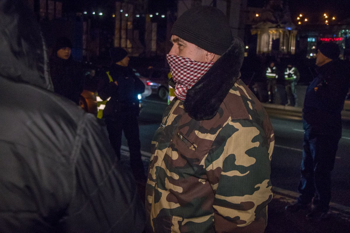 Некоторые активисты прятали свои лица Некоторые активисты прятали свои лица