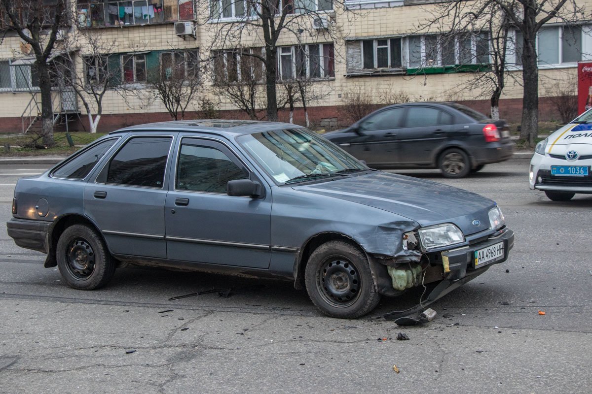 Ford ехал в сторону Демеевской площади