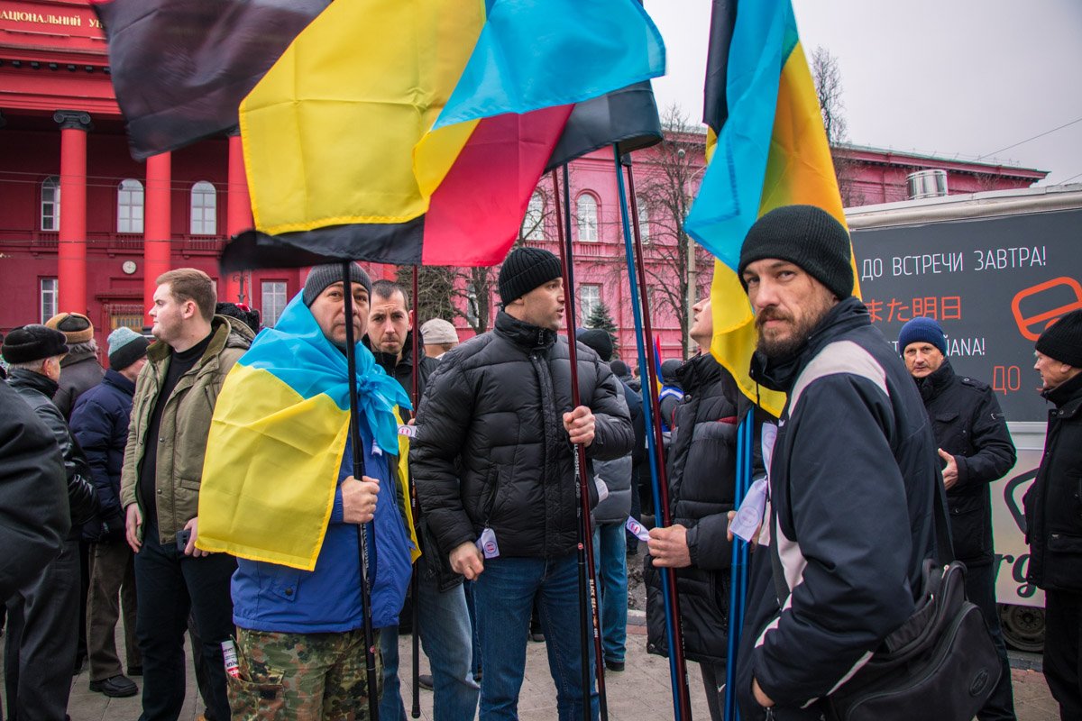 Шествие стартовало у КНУ им. Т. Шевченко Шествие стартовало у КНУ им. Т. Шевченко