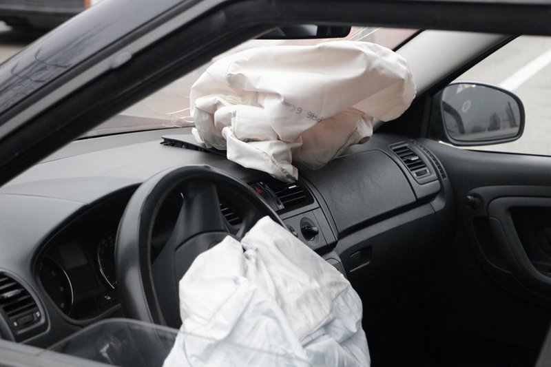 В машине сработали подушки безопасности