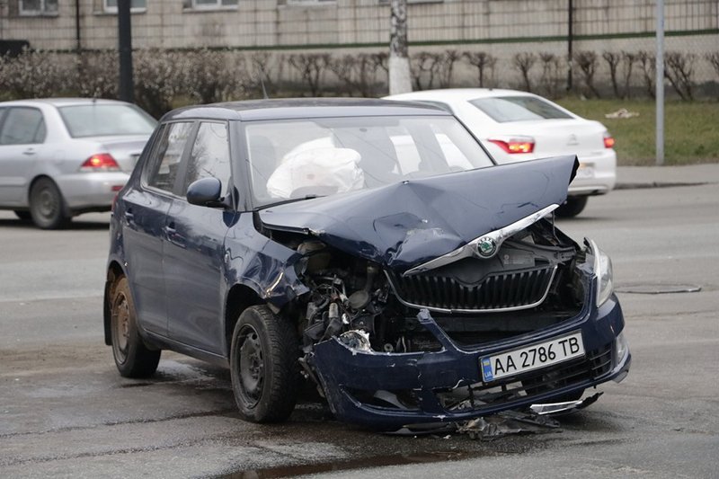 Повреждения у Skoda Fabia значительные