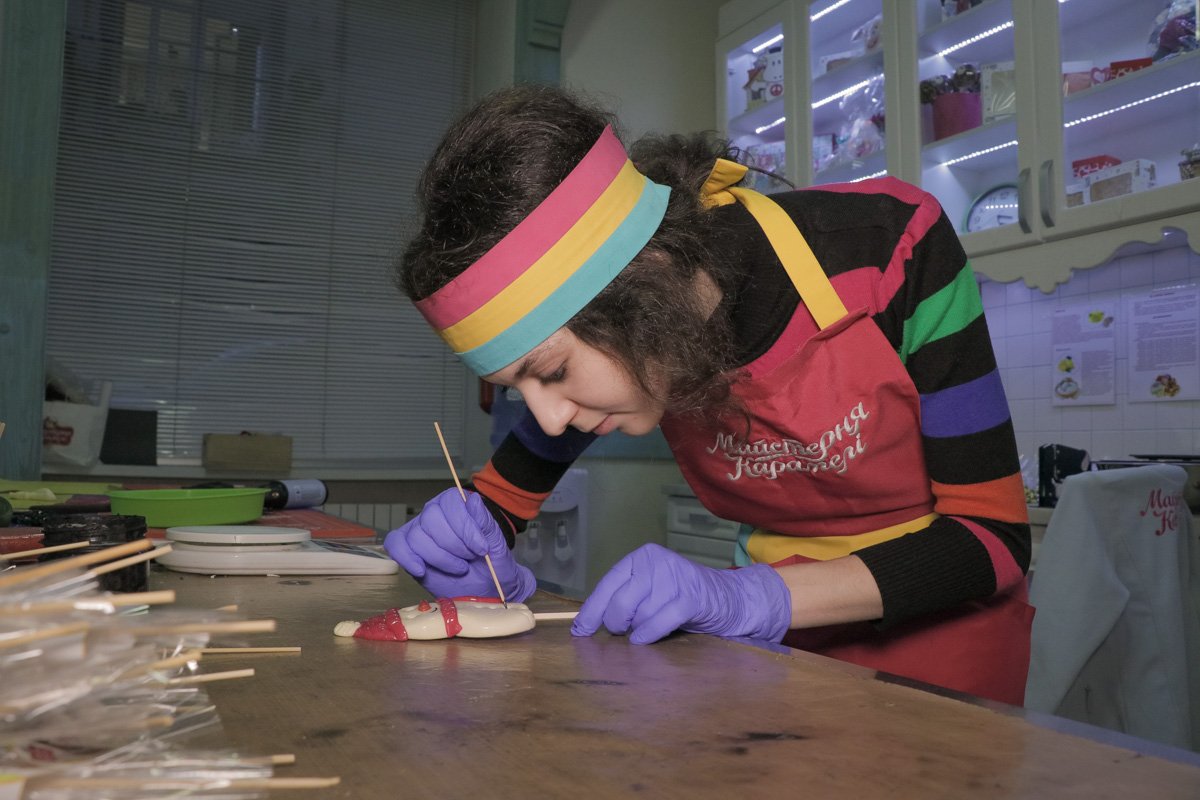 Ответственный момент - нарисовать глаза, улыбку и пуговицы Ответственный момент - нарисовать глаза, улыбку и пуговицы