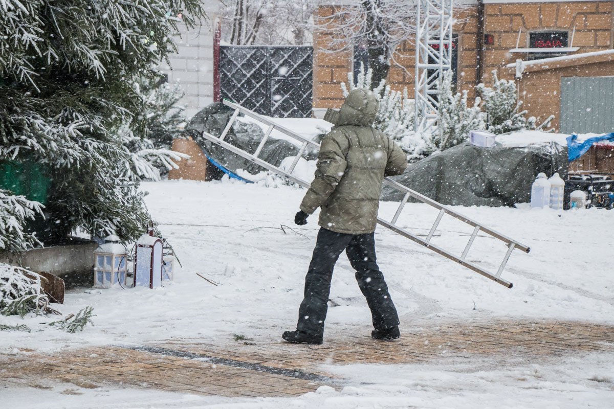 Полезу-ка я на небо, выключу этот снег Полезу-ка я на небо, выключу этот снег