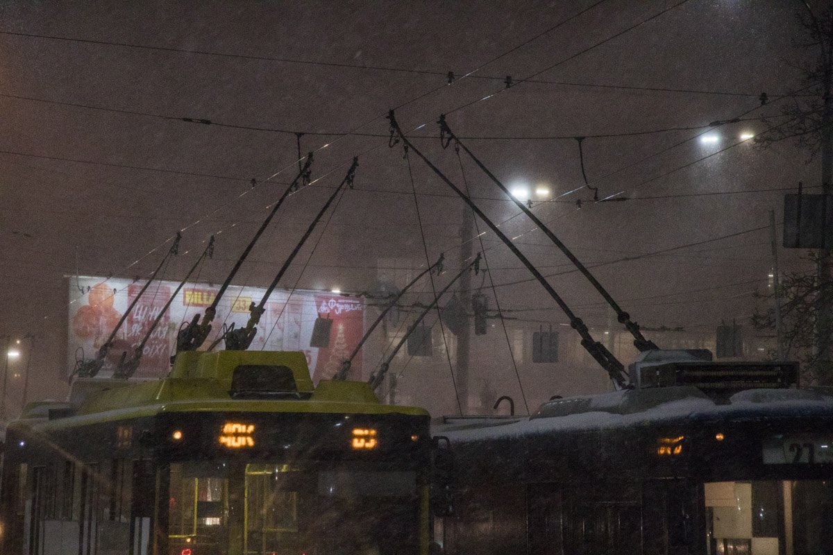 Больше 10 единиц электротранспорта не могут снова двинуться в путь