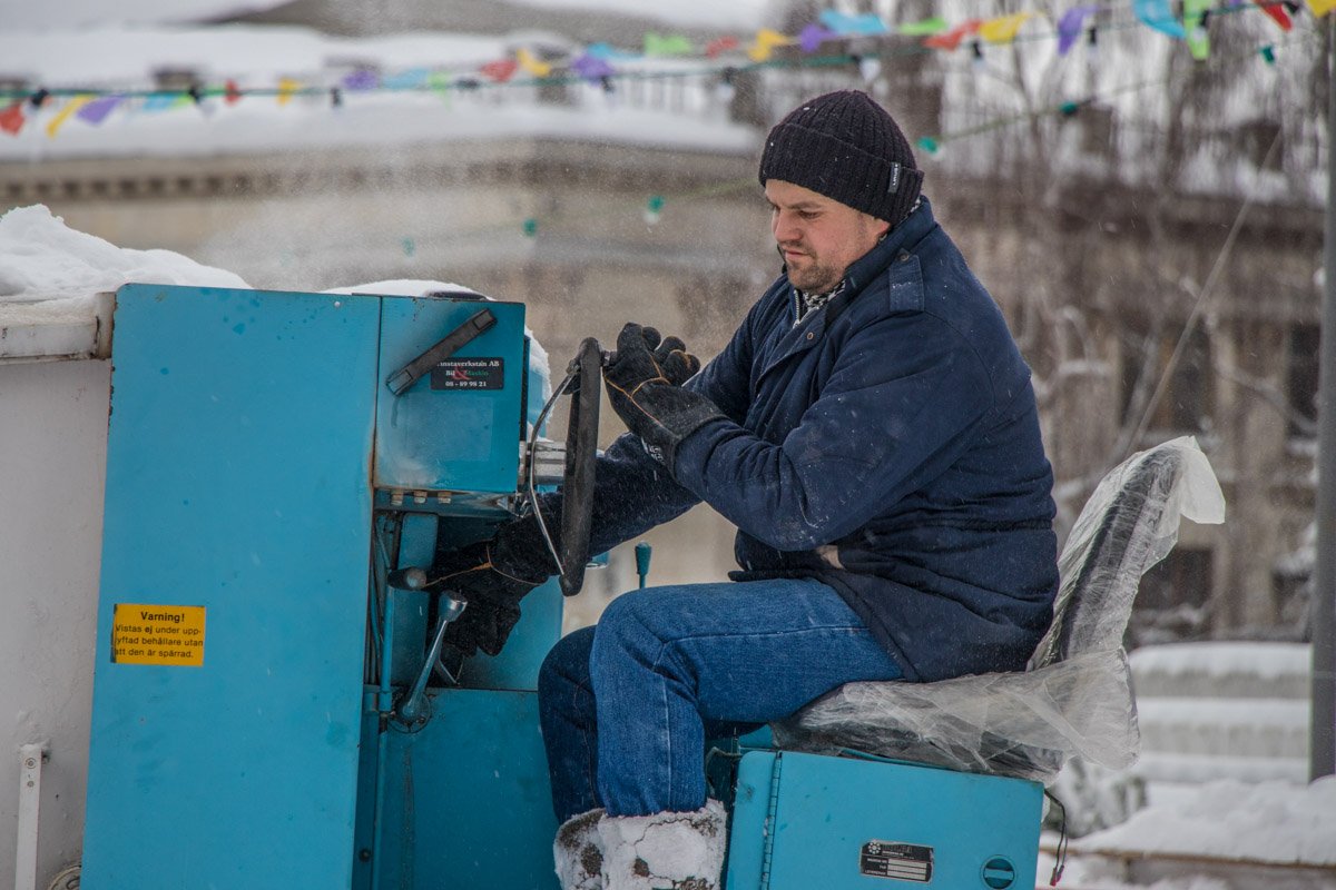 Главное, надежно защитить сиденье от снега 