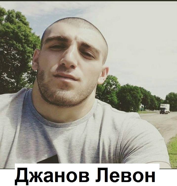 В Киеве студент показал кавказцев, которые избили его и протащили на капоте машины 2