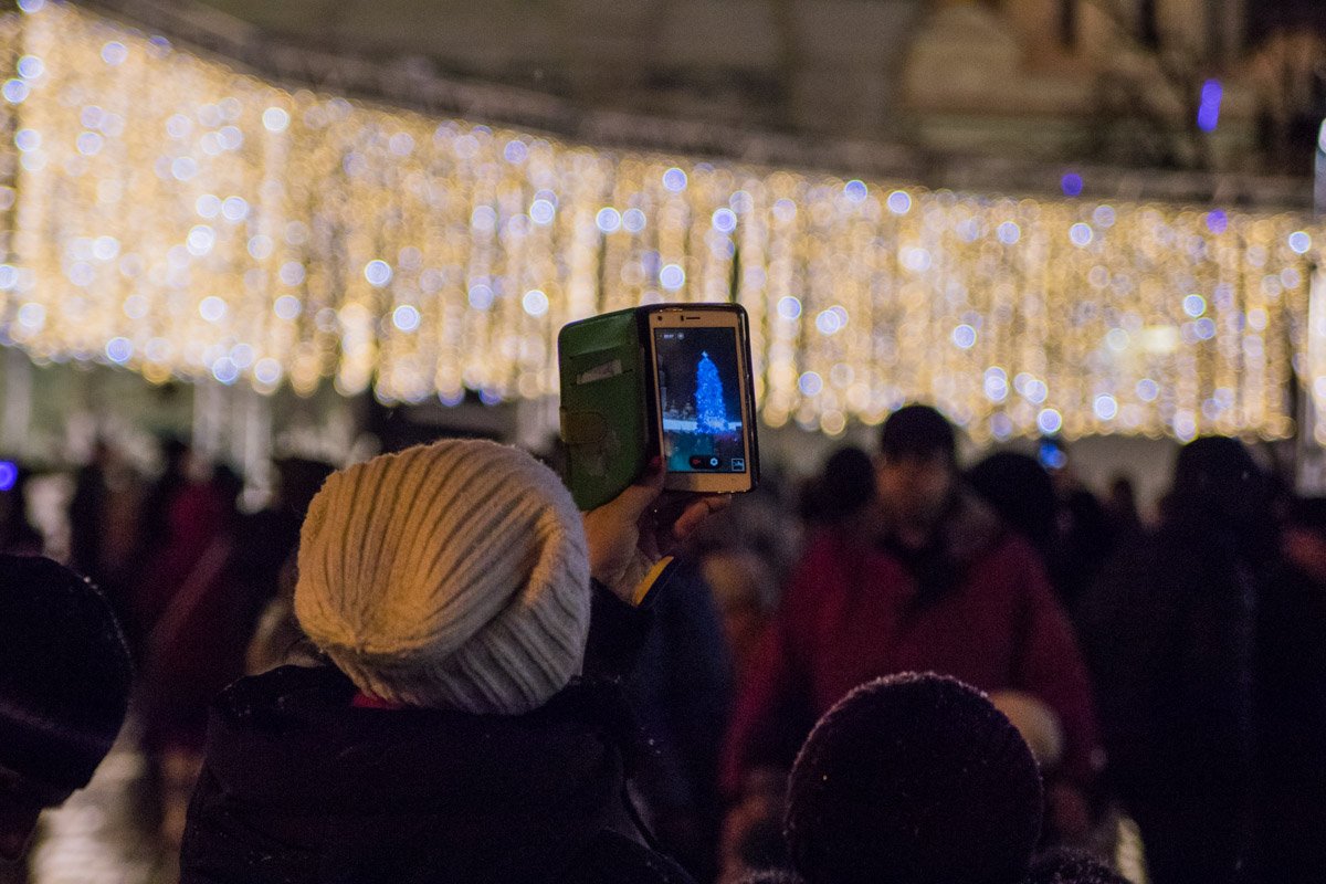 Сам увидел и другому показать нужно