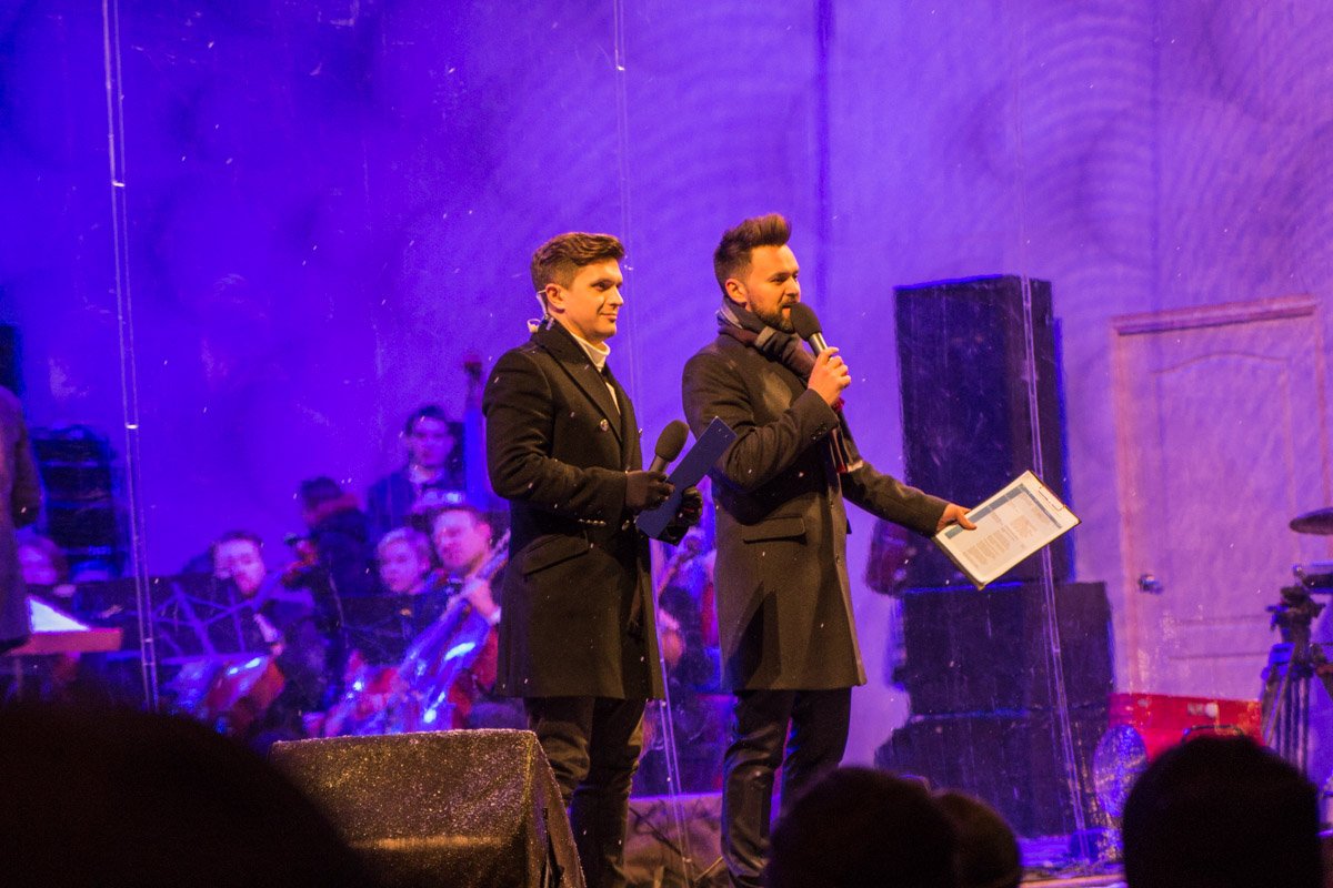 Ведущие вечера: Анатолий Анатолич и Тимур Мирошниченко