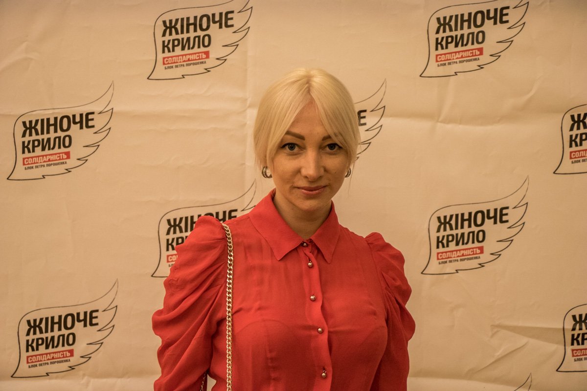 Участники аукциона фотографировались возле баннера организаторов