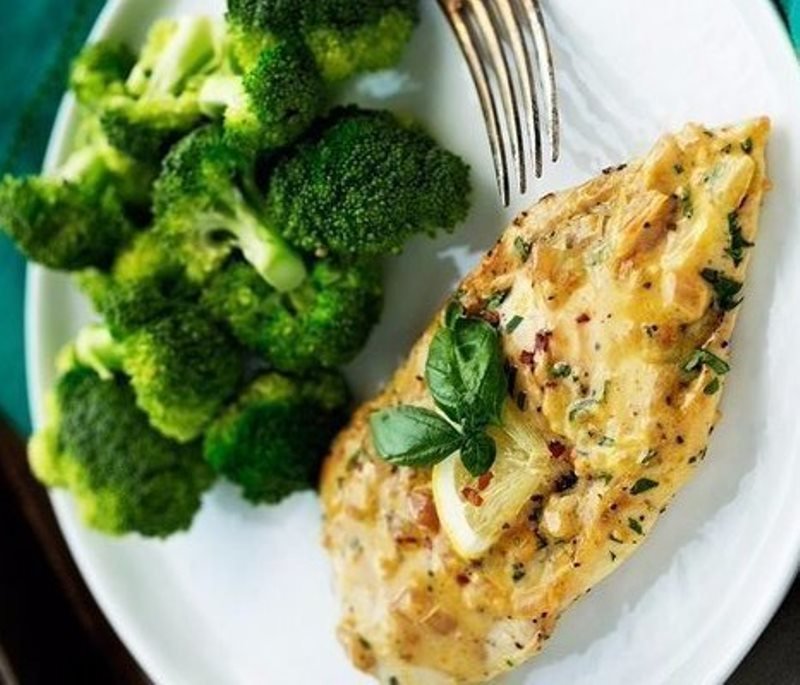 Курица в лимонно-сливочном соусе