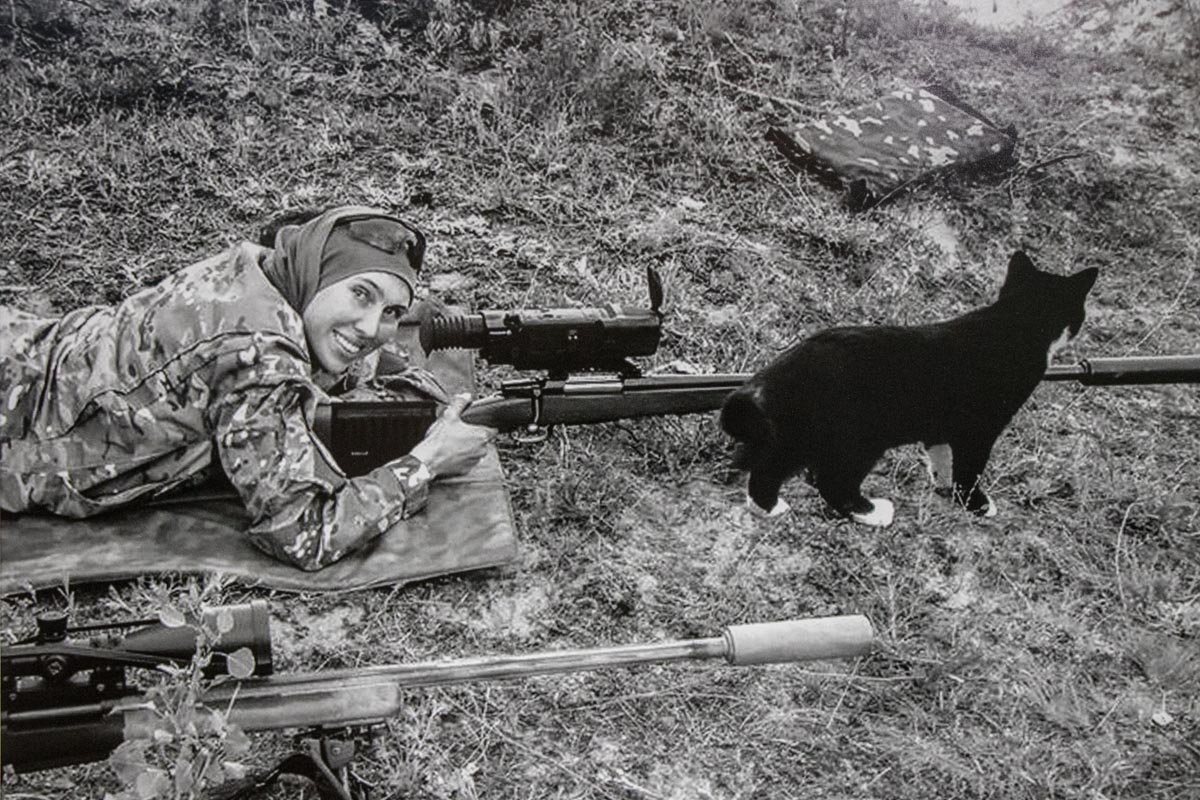 Окуева родилась в Одессе, но долгое время жила с семьей в Москве и Грозном