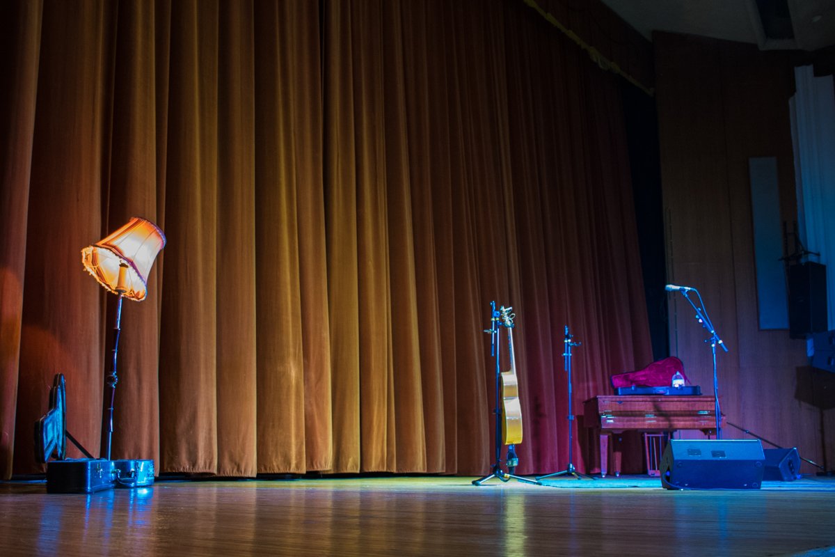 Ламповая атмосфера на сцене