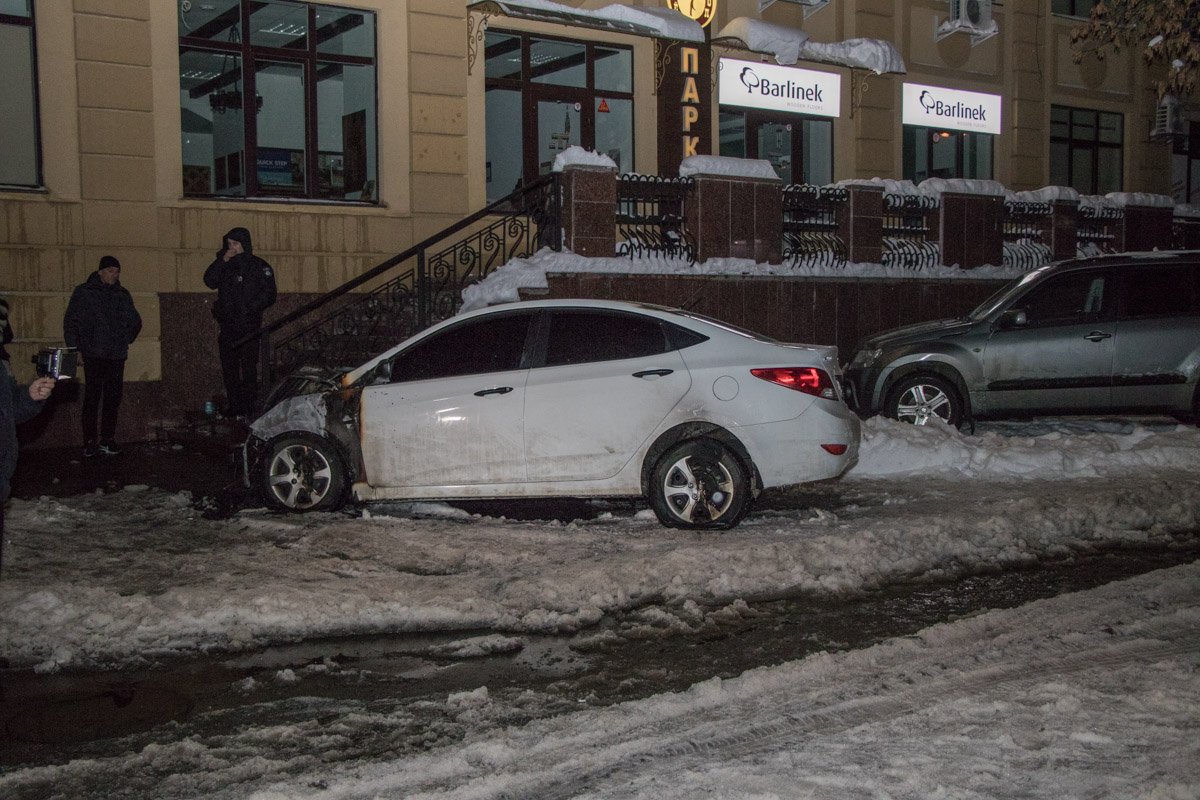 Автомобиль стоял на улице Полтавская 