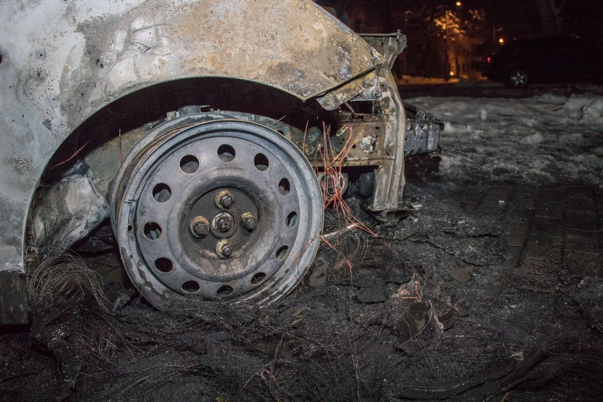 Правое колесо выгорело