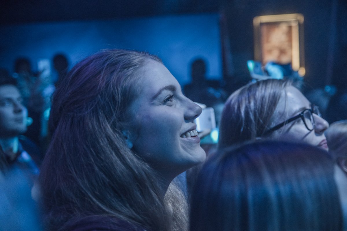 Фанаты с восторгом встретили своего кумира