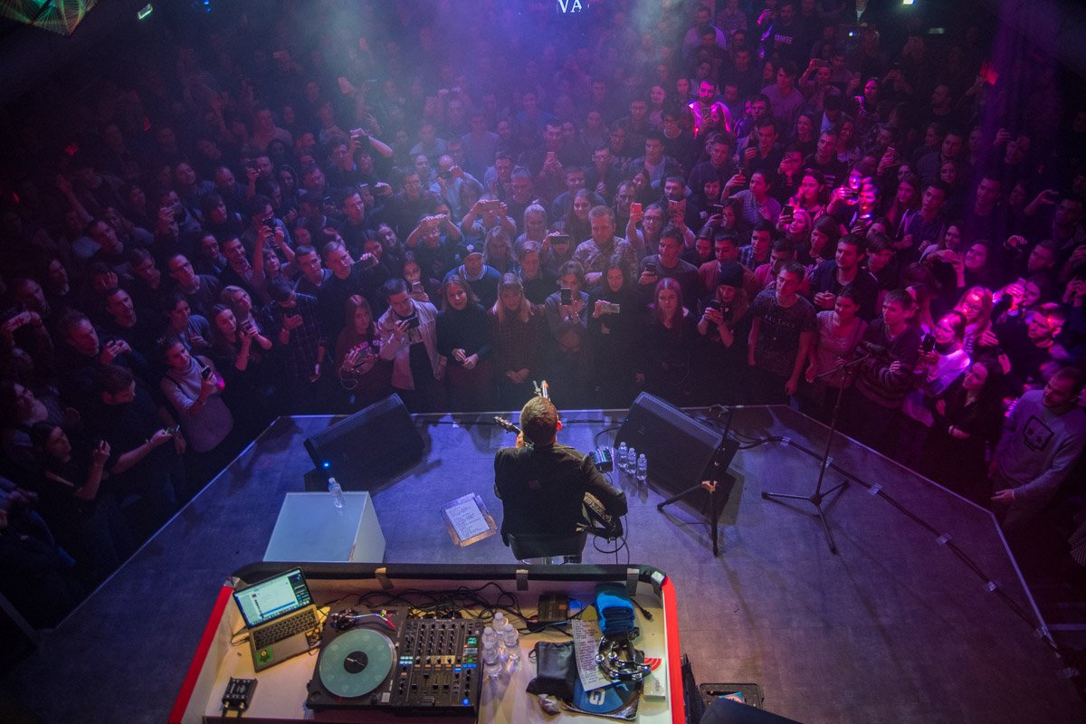 Фанаты с радостью слушали и песни, и рассказы Noize MC