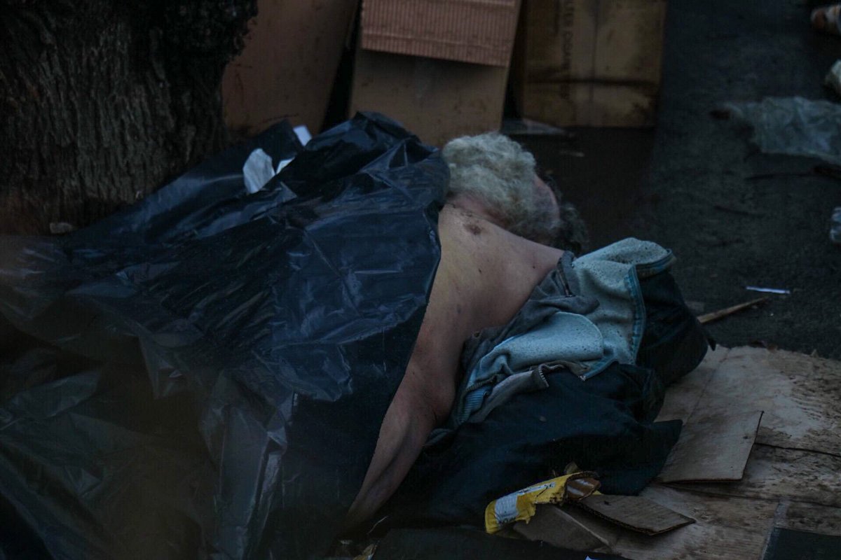 Следов насильственной смерти на теле нет