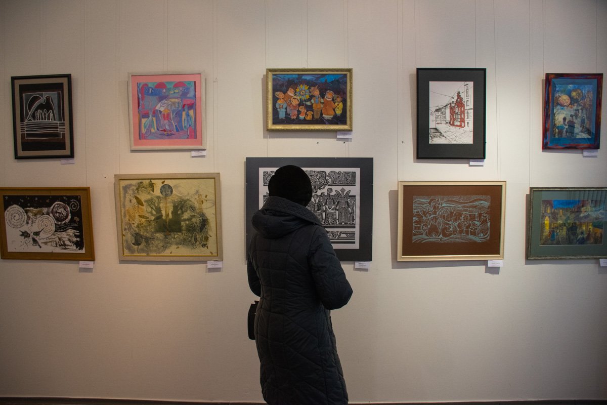 Рассматривая графику