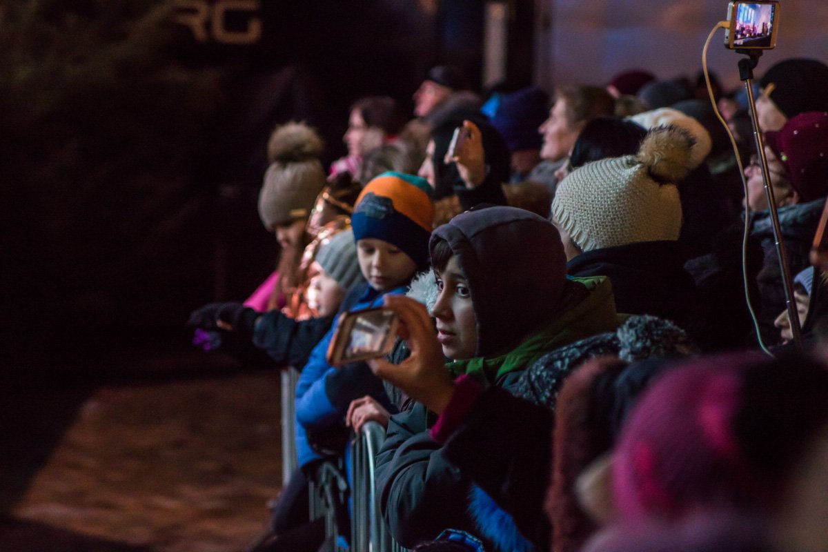 Несмотря на плохую погоду на концерт пришли много зрителей