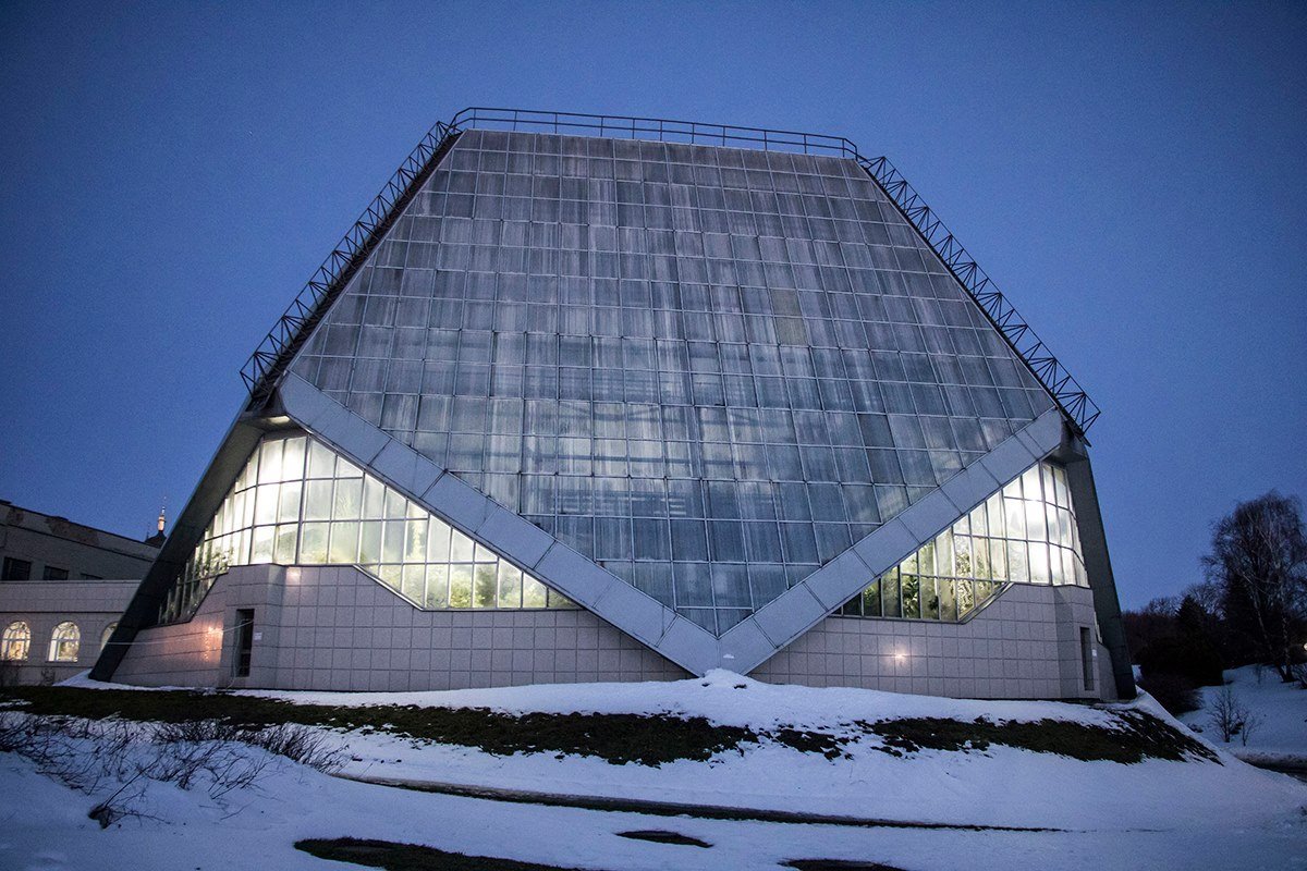 Тропики "расположились" в оранжерее 