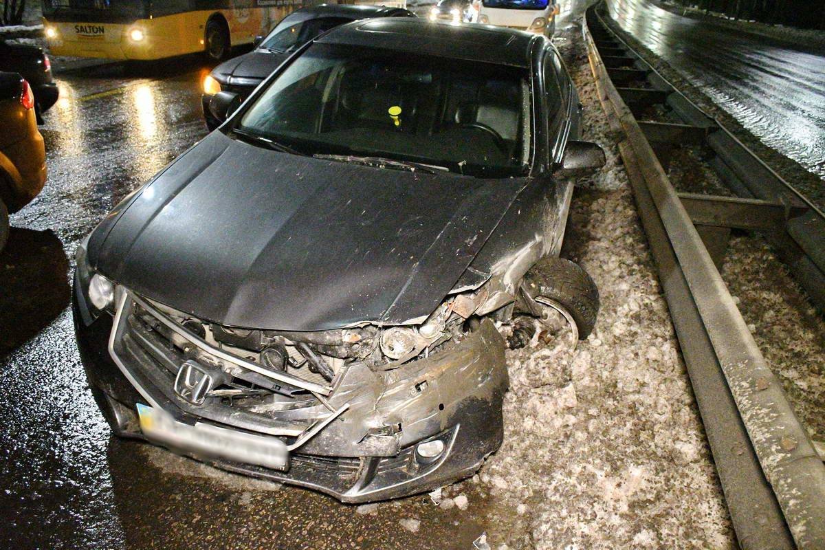 По версии пассажира Honda, Ford влетел в их авто