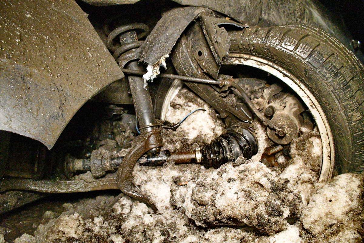 В Honda вырвана левая полуось