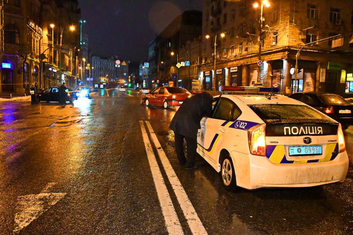 На месте работали патрульные