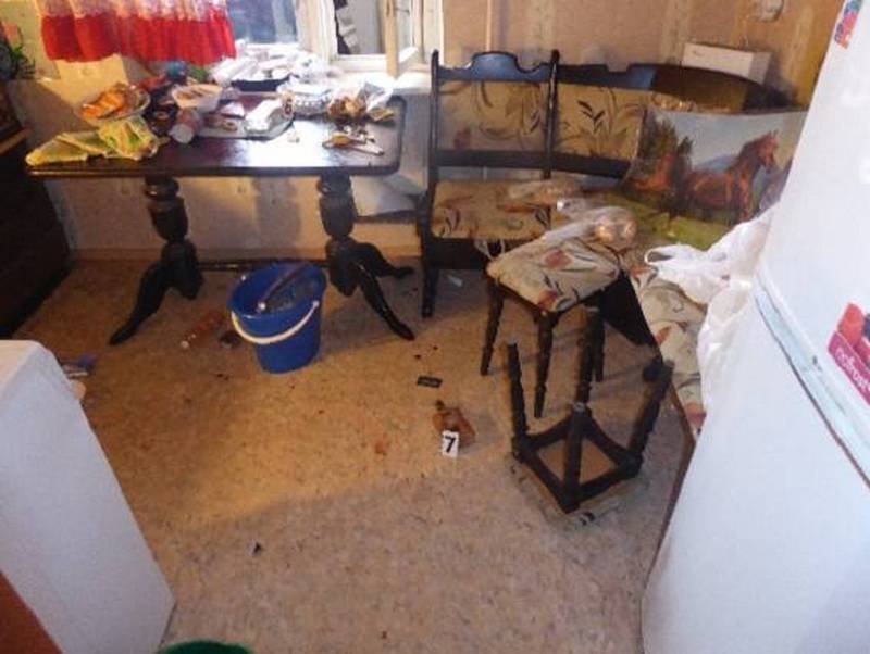 Нападавший ранил своего соседа ножом Нападавший ранил своего соседа ножом